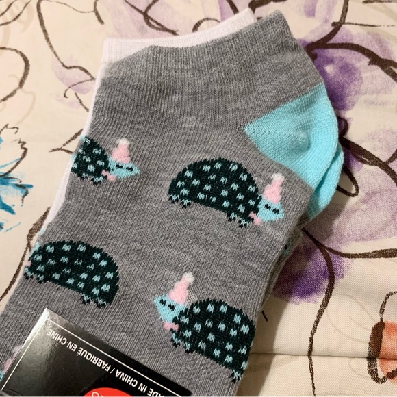 - 💜 Two Pairs of Cute Socks — Turtle and Stripe Socks - Picture 5 of 8